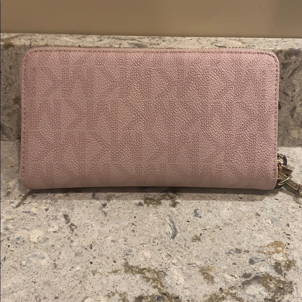 Michael Kors Wallet - Picture 2 of 5